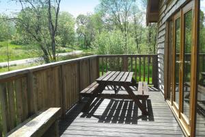 Balkoni atau teres di Loch Aweside Forest Cabins