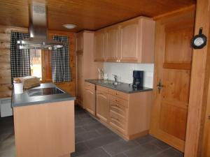 Köök või kööginurk majutusasutuses Chalet Valaisia