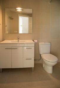 Ein Badezimmer in der Unterkunft Torre Orquidaceae - Plus Costa Brava