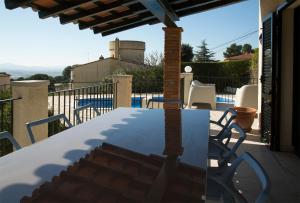 Ein Balkon oder eine Terrasse in der Unterkunft Torre Orquidaceae - Plus Costa Brava