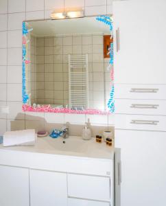 A bathroom at Pamela's house "private pool and spa"