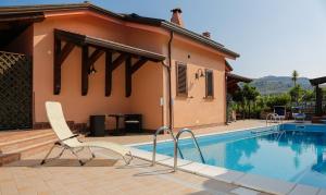 Bazén v ubytování B&B Villa Maria nebo v jeho okolí