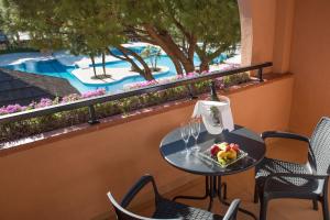 Бассейн в La Costa Hotel Golf & Beach Resort или поблизости