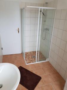 Koupelna v ubytování Ruhige Ferienwohnung nahe Ostsee (30km) in Voigtsdorf/Nordvorpommern
