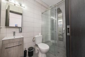 Koupelna v ubytování Akrogiali Apartments