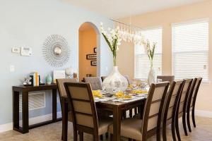 Sunshine Home In Solterra Perfect For Your Family! Home