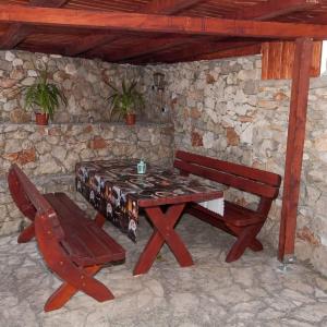 תמונה מהגלריה של Apartments Ruža Dragove Dugi otok בDragove
