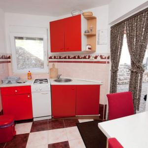 מטבח או מטבחון ב-Apartments Ruža Dragove Dugi otok