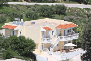 an aerial view of a house at Entire large house Apollon in Voládha