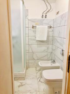 COMFORT INN ROMA TERMINI的一间浴室