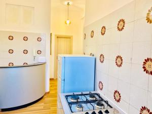 COMFORT INN ROMA TERMINI的厨房或小厨房