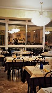 A restaurant or other place to eat at Hotel Imperiale