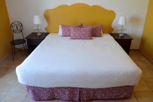 Łóżko lub łóżka w pokoju w obiekcie Hotel Andalou