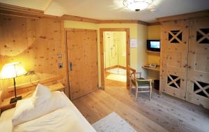 Postel nebo postele na pokoji v ubytování Thermal-Badhotel Kirchler