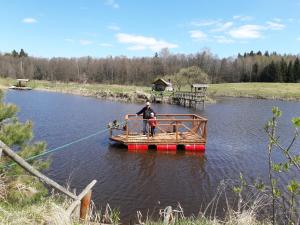 Photo de la galerie de l'établissement Domek letniskowy Rancho do wynajęcia 7osobowy Rybaczówka, à Banie Mazurskie