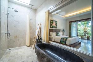 Un baño de Gita Maha Ubud Hotel by Mahaputra-CHSE Certified