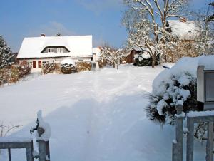 冬のFerienwohnungen Insel Hiddensee RUの様子