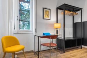 Posezení v ubytování ParcoSantaTeresa Suites LOC-02279