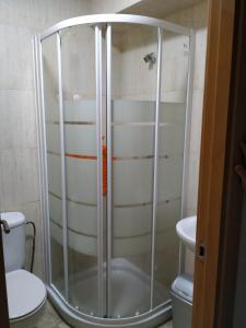 Koupelna v ubytování Habitaciones privadas Alicante centro