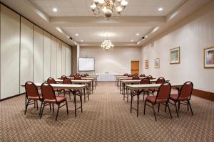 The business area and/or conference room at Baymont by Wyndham Belen NM