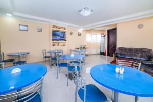 TV a/nebo společenská místnost v ubytování hotel Gallery