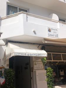 Zdjęcie z galerii obiektu Hostal de la Caravel-la w mieście Cala d´Or