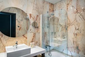 Koupelna v ubytování Salles Hotel Málaga Centro