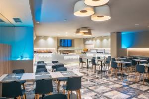 Kuchyň nebo kuchyňský kout v ubytování Salles Hotel Málaga Centro