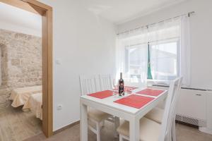 Fotografia z galérie ubytovania Apartmani Mustaća dvori v Privlake