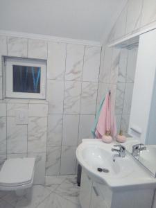 Koupelna v ubytování Studio apartman Matković + 14 fotografií