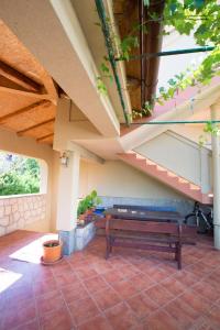 Fotografia z galérie ubytovania Apartment in Lopar with Balcony, Air condition, WIFI (4739-3) v destinácii Lopar