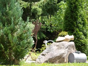 Ein Garten an der Unterkunft Hotel Restaurant Peterle