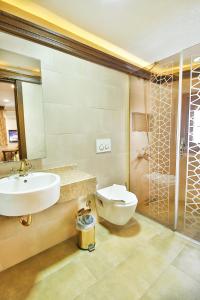 Koupelna v ubytování Kumluk Konak Hotel + 37 fotografií