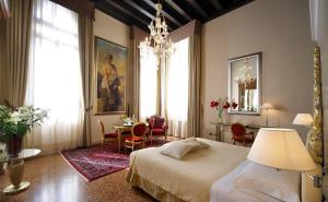Una cama o camas en una habitación de Hotel Liassidi Palace
