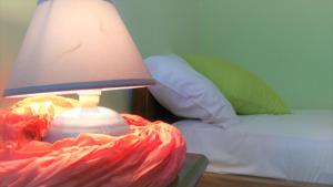 A bed or beds in a room at 360 Panorama House - Gazing at Horizon and the Stars of the Galaxy in the night - Fresh Cool breeze most of the time - just 7 min from the beach