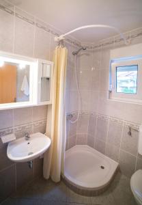 Fotografie z fotogalerie ubytování Apartment in Lopar with Balcony, Air condition, WIFI (4738-2) v destinaci Lopar