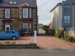 Foto dalla galleria di Fairways Cottages a Prestwick