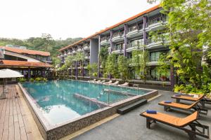 Gallery image of Phuvaree Resort in Patong Beach
