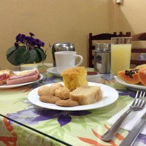 Svečiams siūlomi pusryčių variantai apgyvendinimo įstaigoje Hotel Pirahy