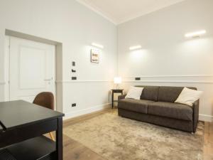 A seating area at Holidays Suites Navona