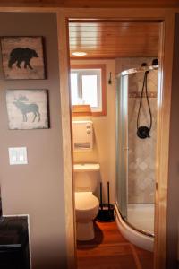 Kylpyhuone majoituspaikassa Prairie Rose Cottage