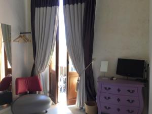 Снимка в галерията на Room with a vue в Ница
