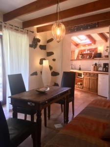 A kitchen or kitchenette at Casa Bonita