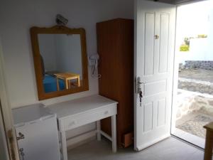 Foto dalla galleria di Hotel Perissa a Perissa
