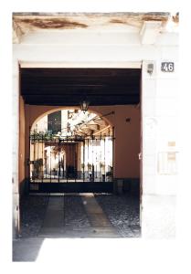 A fachada ou entrada de Taking a WALK in the beating HEART of NAVIGLI