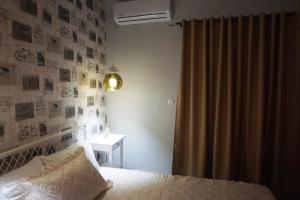 A bed or beds in a room at Seas the view