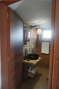 A bathroom at Seas the view Még 27 kép