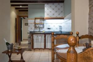 A kitchen or kitchenette at Complejo Rural Turimaestrat