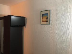 Gallery image of Hotel Chevallier in Levallois-Perret