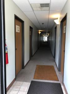 Afbeelding uit fotogalerij van Coronado Motel & RV Park in Lindsborg